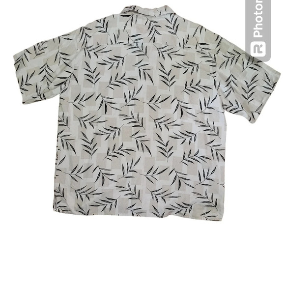 Bobby Chan 100% silk button up‎ top - Picture 2 of 5